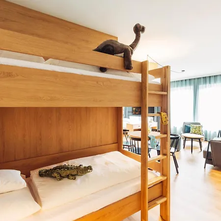 Hotell Harry's & 4*